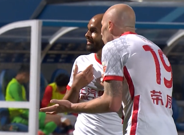 问鼎-赛前欧超杯传出新动向；河床防线松动；高层表态：压力陡增；训练强度显著提升的简单介绍