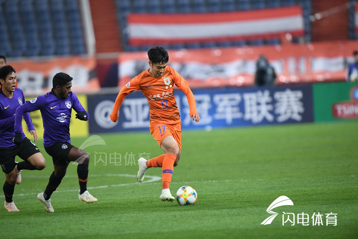 问鼎-罗马迎亚冠关键赛;关键战队长鼓劲;更衣室稳定;赛季目标并未改变的简单介绍