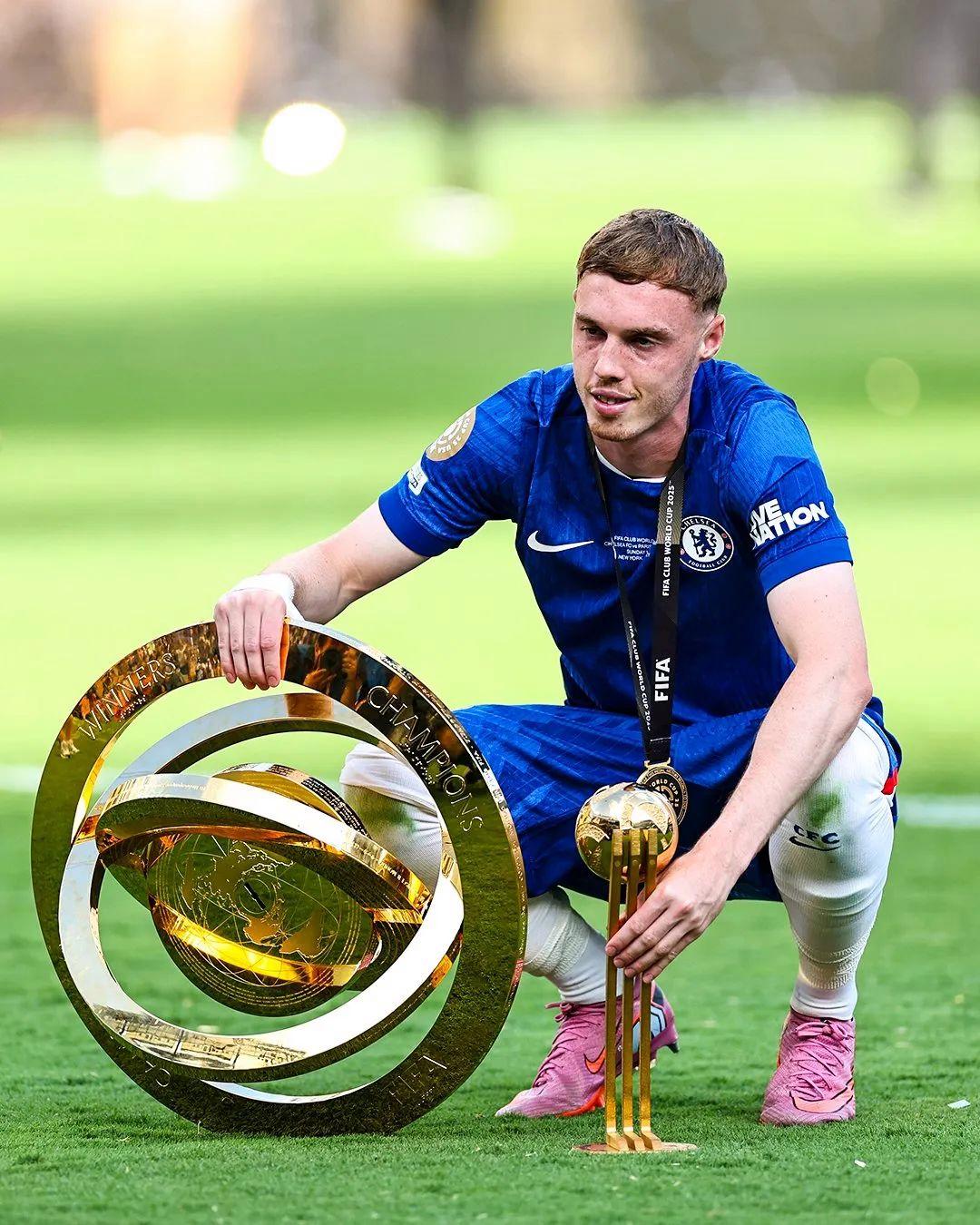 问鼎-关于赛地聚焦——世俱杯赛前热度飙升；休斯敦火箭再遭质疑；管理层满意；临场指挥获称赞的信息