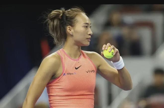 问鼎娱乐-云贵山猫队惊险晋级钱塘雄鲨队,田径淘汰赛上演关键失误成转折!重拾自信的夜晚(田径运动会选手抢跑一次被罚下视频)