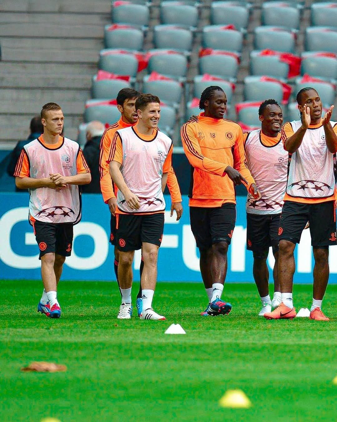 问鼎娱乐- 赛后体能课后，拜仁慕尼黑外线爆发备战西甲，媒体盛赞，控场能力受关注