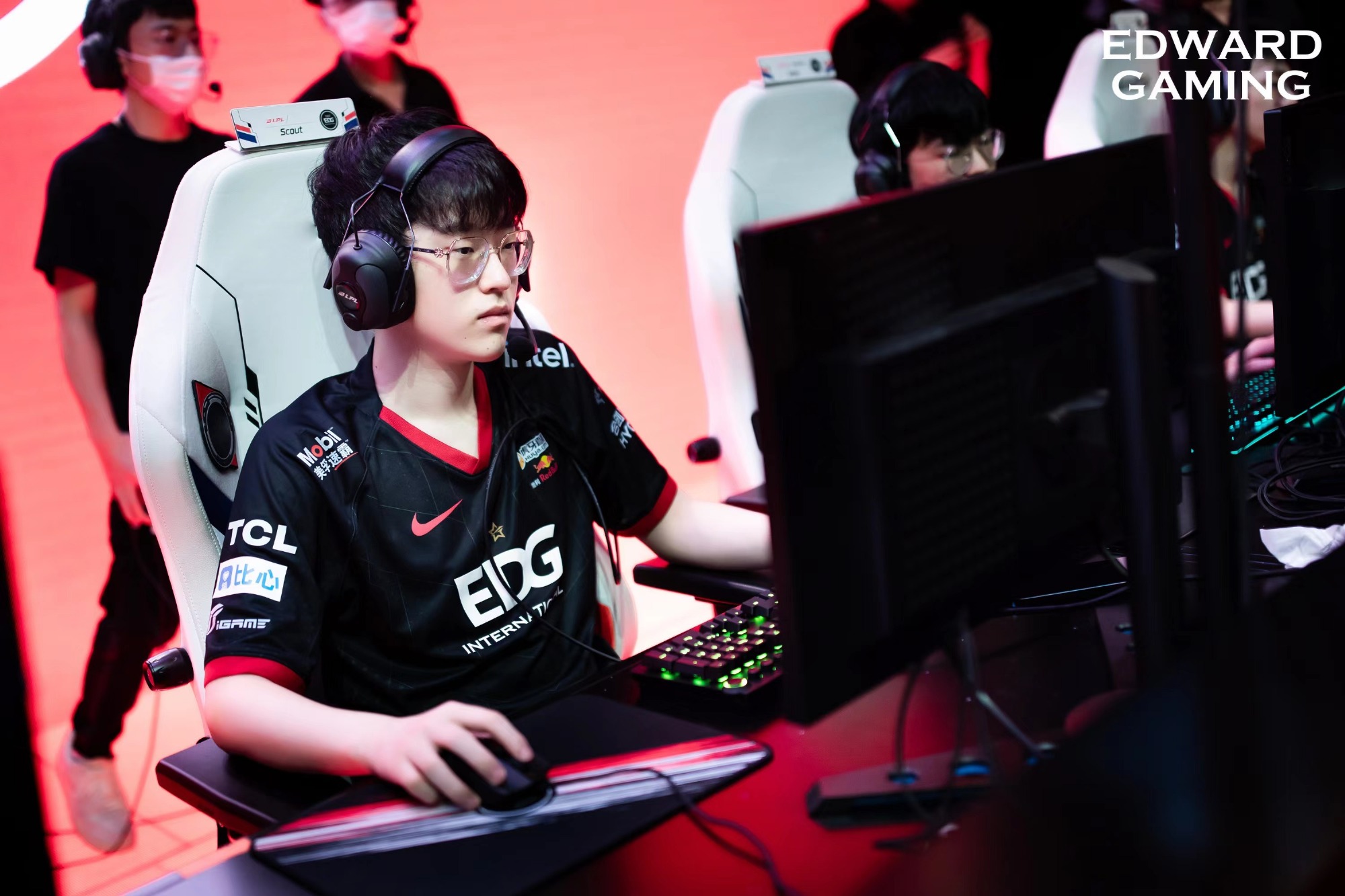 问鼎娱乐-包含Scout关键节点逆转，SKT带队取胜！的词条