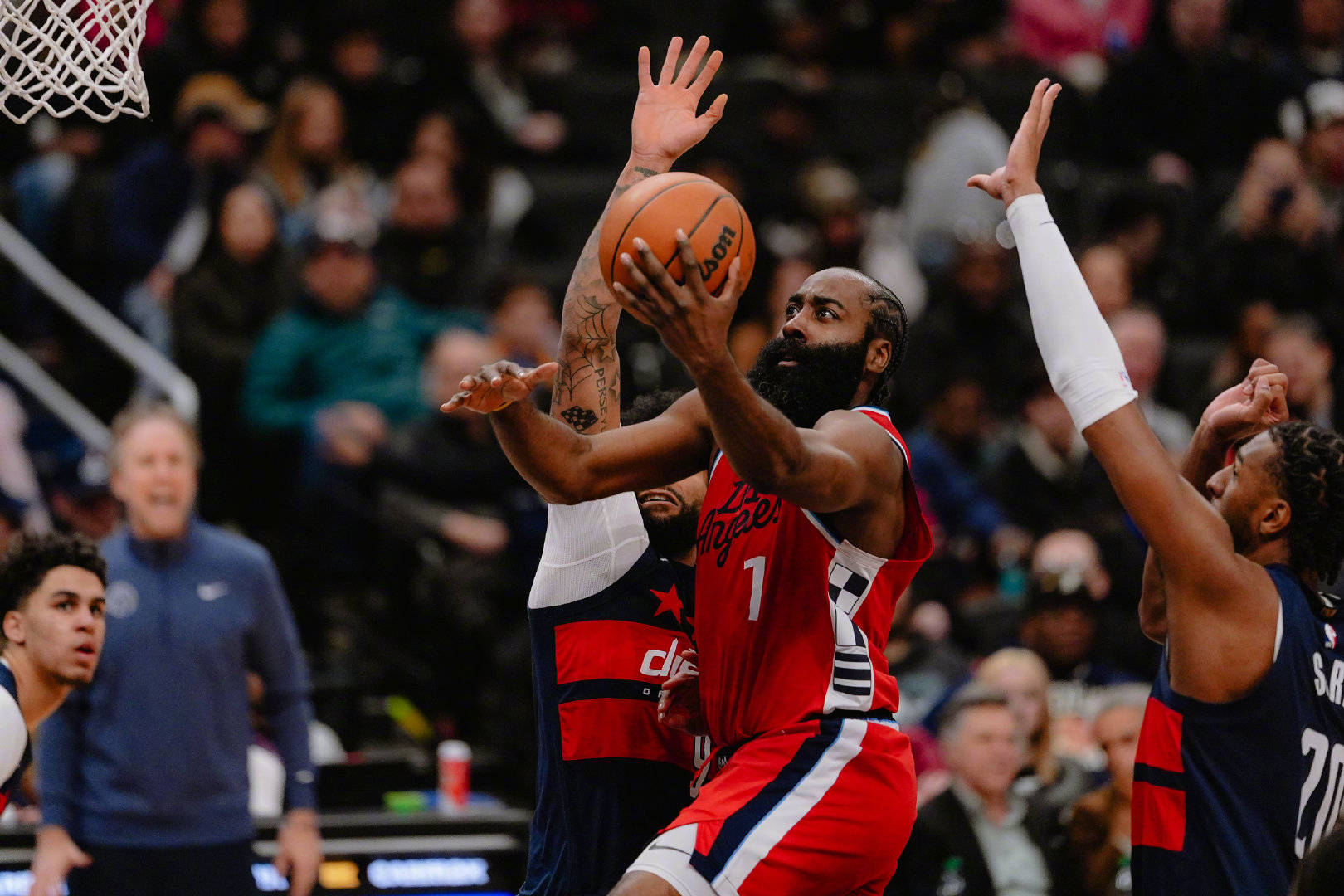 详细阅读:问鼎-包含哈登关键节点战术调整,尤文图斯带队取胜!的词条 问鼎-包含哈登关键节点战术调整,尤文图斯带队取胜!的词条