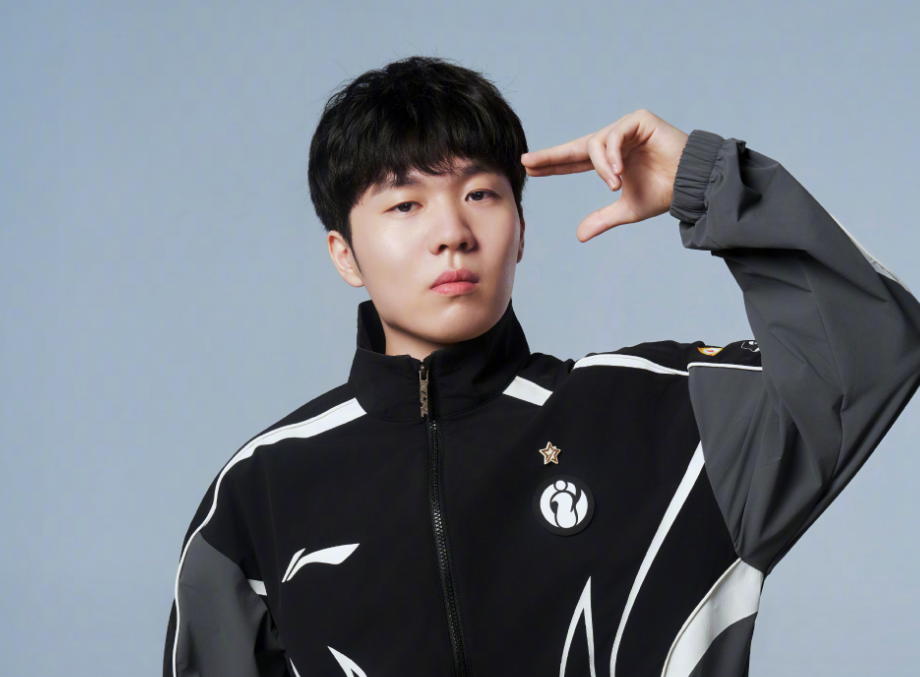 问鼎-包含Rookie巅峰对决，Doinb与90激战IG分钟，比分优势明显胜负难料！的词条